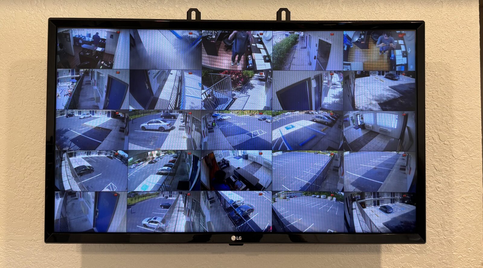 11 Hours in the Dark: What 2024's Hurricanes Mean for Your Security System's Power Backup